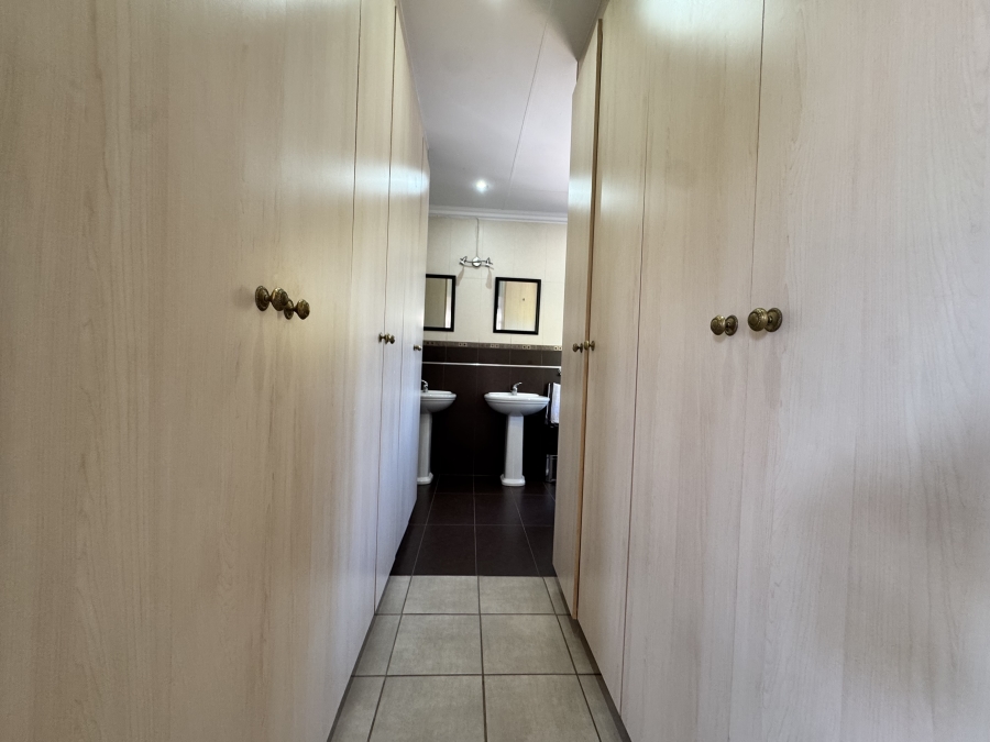 To Let 3 Bedroom Property for Rent in La Hoff North West